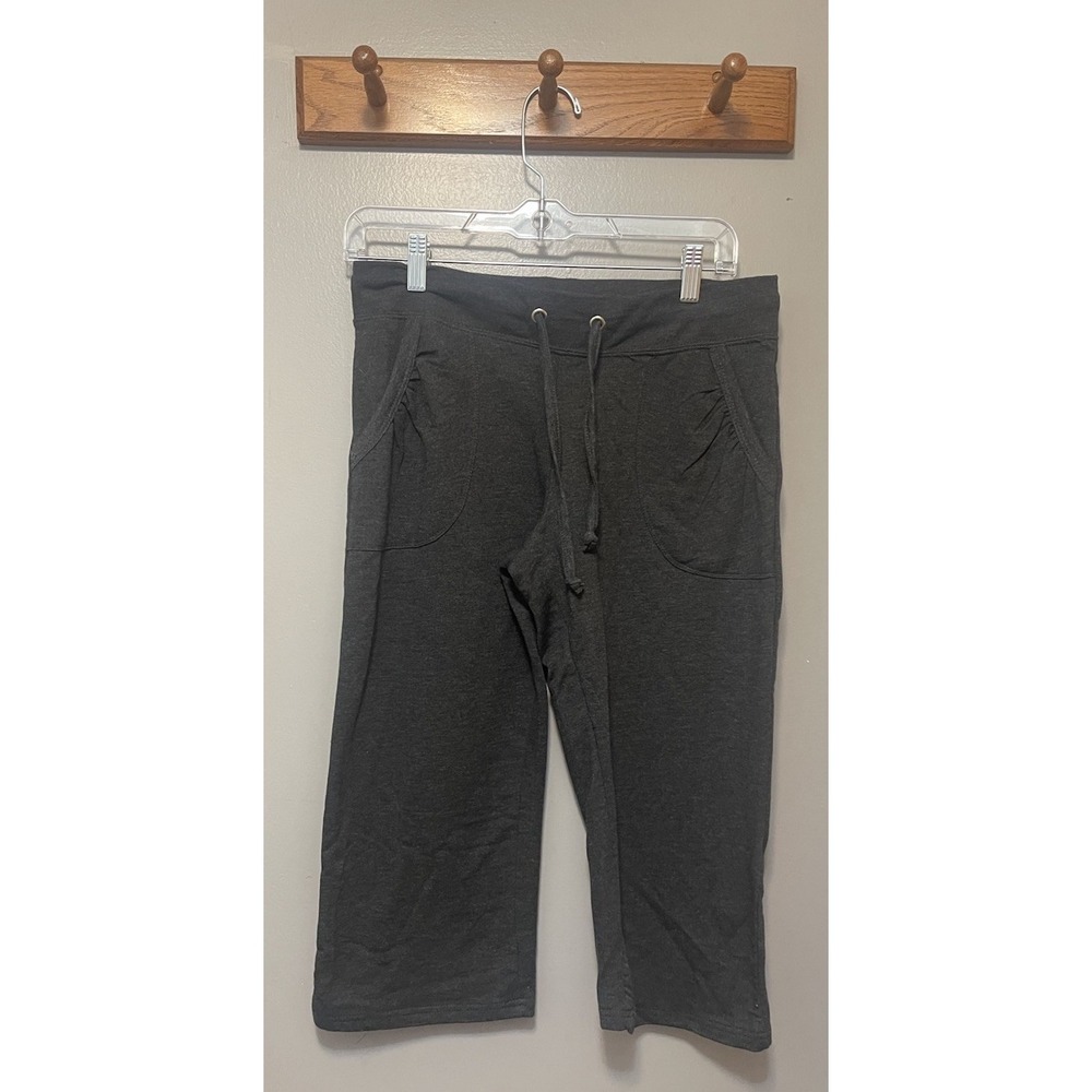 Free Spirit Women's Size Medium Capri Charcoal Color 30 X 18